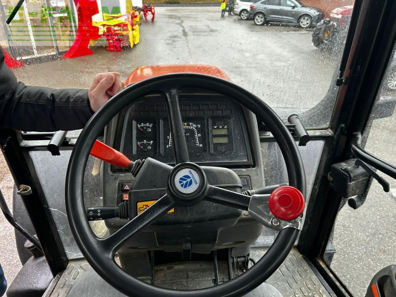 New Holland m 100/8160 - Traktor: pilt 3 New Holland m 100/8160 - Traktor: pilt 3