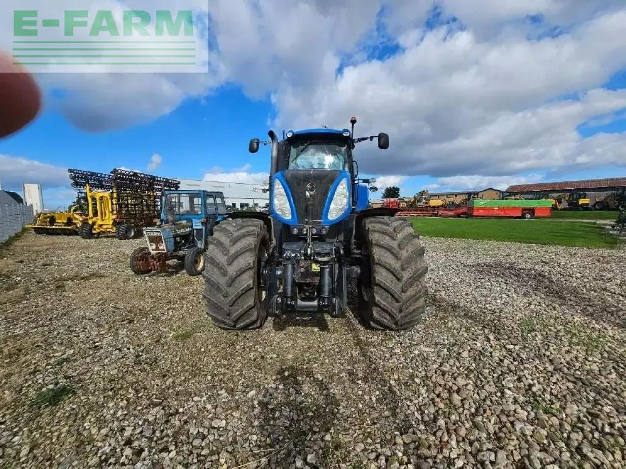 New Holland t 8.300 - Traktor: pilt 4 New Holland t 8.300 - Traktor: pilt 4