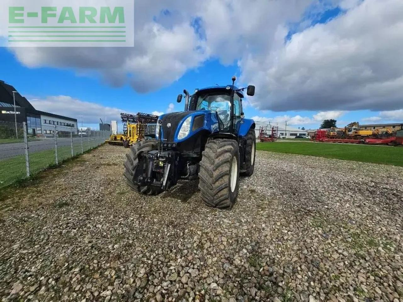 New Holland t 8.300 - Traktor: pilt 3 New Holland t 8.300 - Traktor: pilt 3