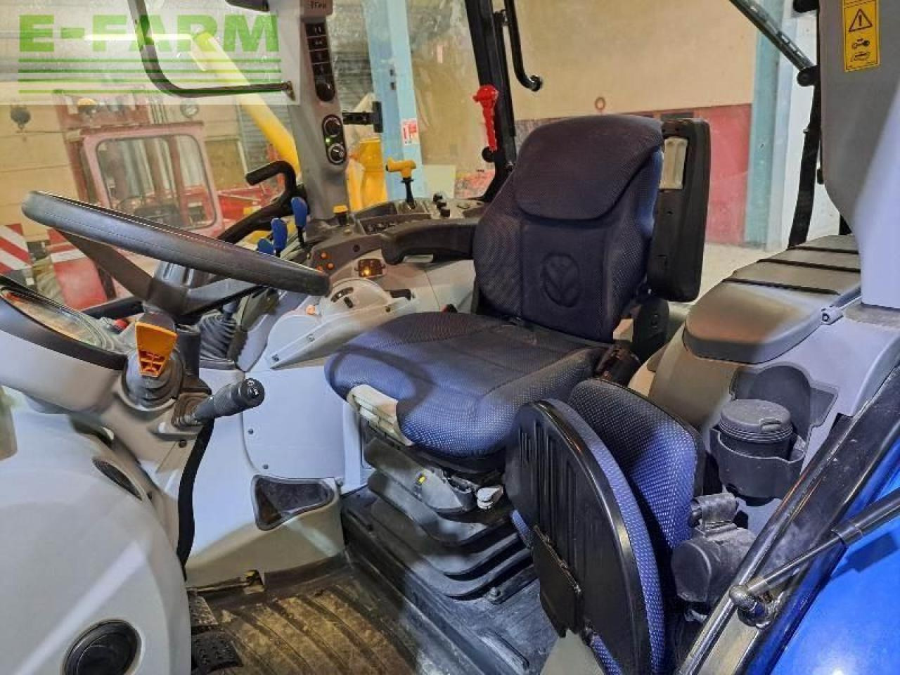 Traktor New Holland t5.110: pilt 9