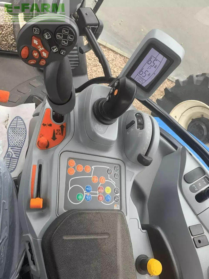 Traktor New Holland t6.145 dynamic command: pilt 6