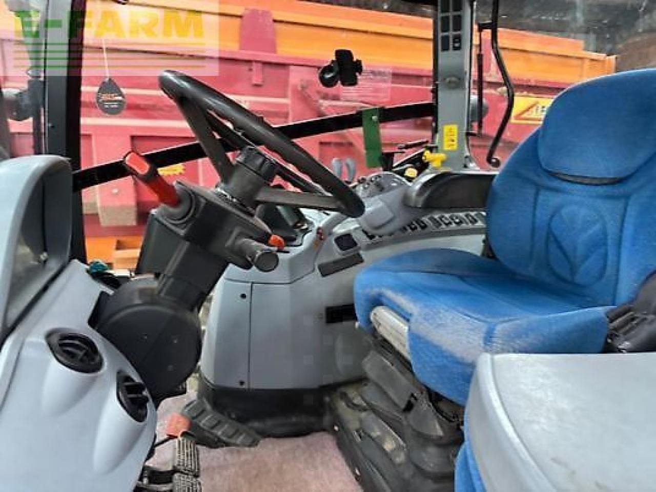 Traktor New Holland t6030: pilt 7