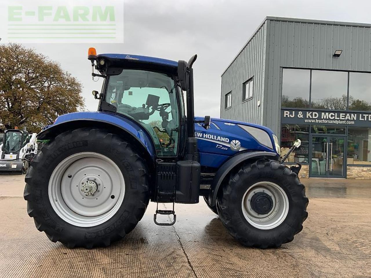 New Holland t7.225 blue power tractor (st25102) - Traktor: pilt 1 New Holland t7.225 blue power tractor (st25102) - Traktor: pilt 1