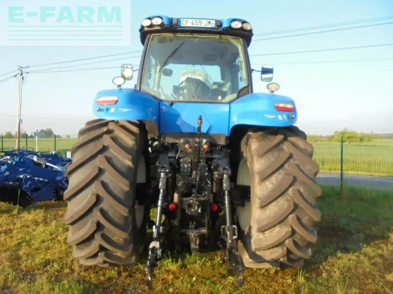 New Holland t8.330 - Traktor: pilt 3 New Holland t8.330 - Traktor: pilt 3
