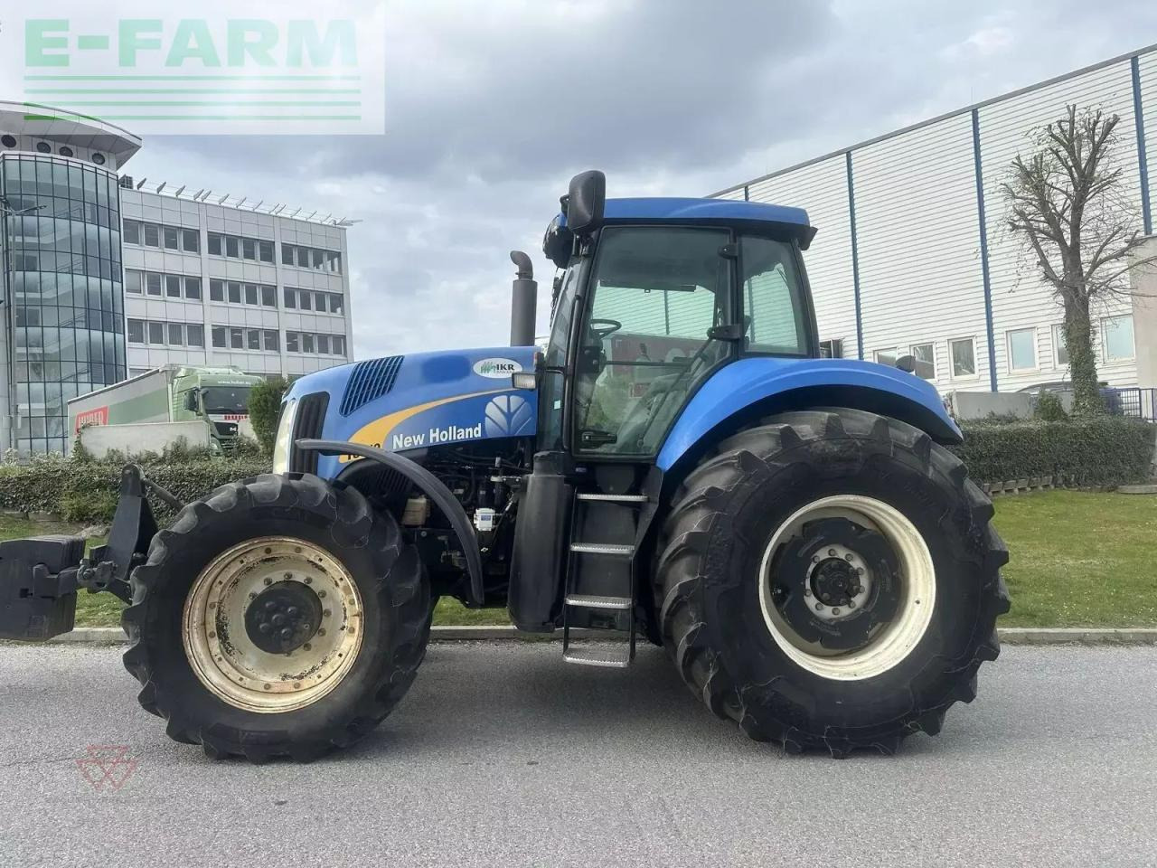 New Holland t8040 - Traktor: pilt 3 New Holland t8040 - Traktor: pilt 3