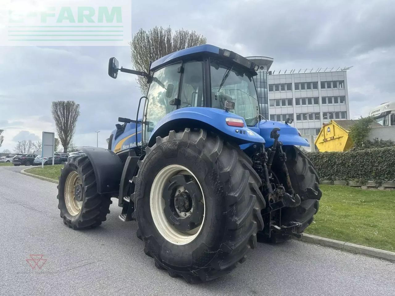 New Holland t8040 - Traktor: pilt 4 New Holland t8040 - Traktor: pilt 4