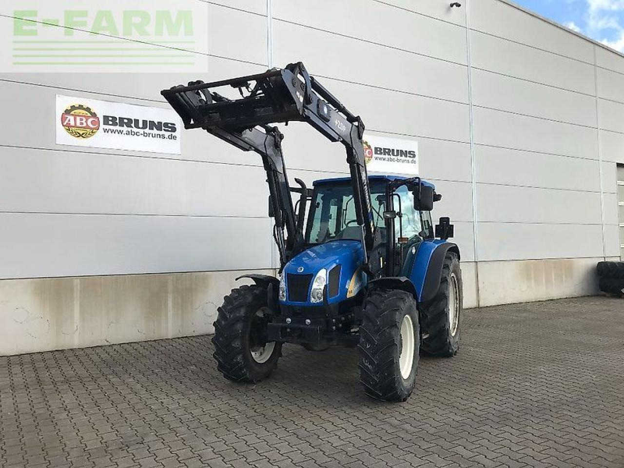 New Holland tl 90 a dt A - Traktor: pilt 1 New Holland tl 90 a dt A - Traktor: pilt 1