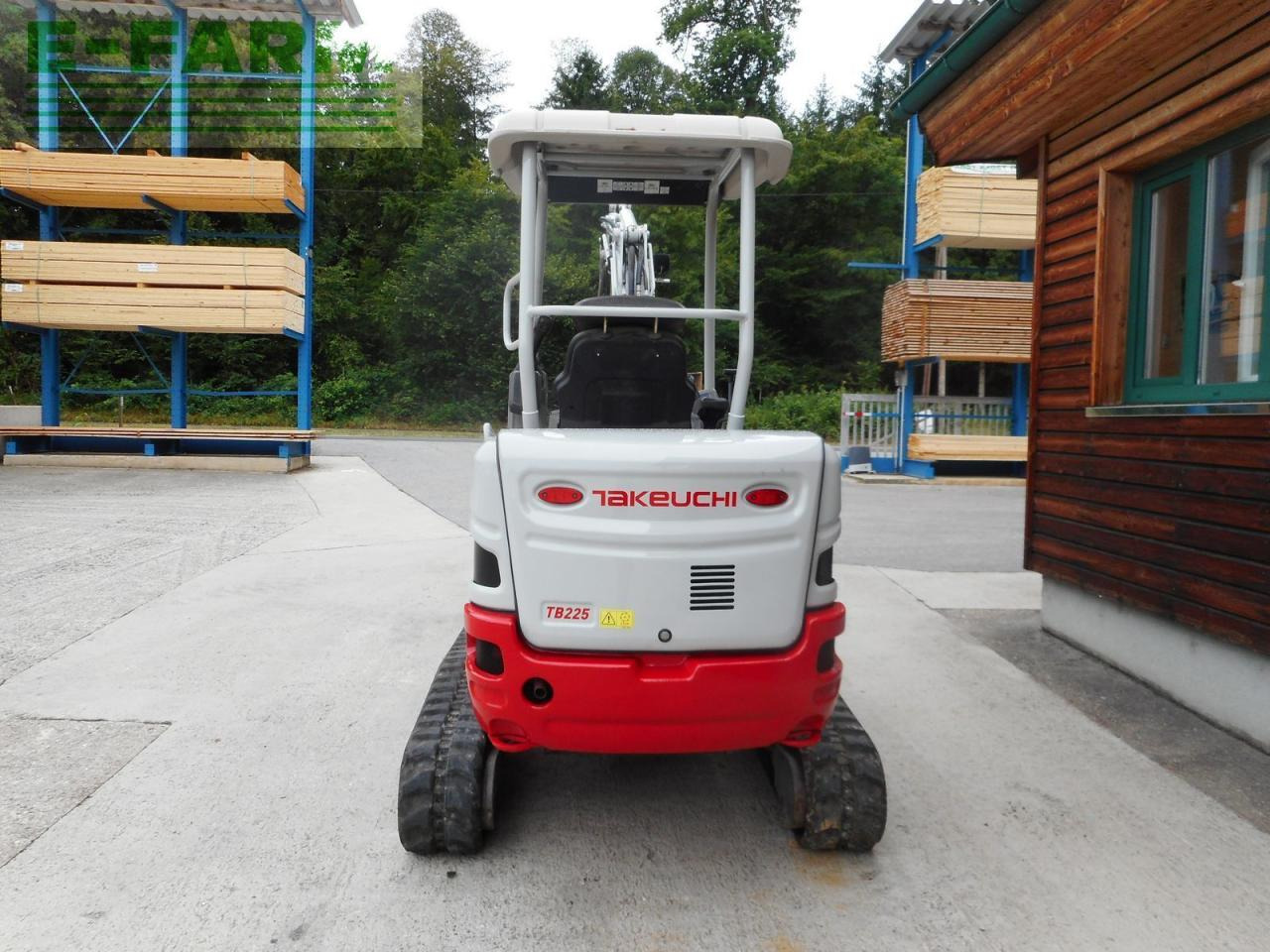 Takeuchi tb 225 mit powertilt + 3 löffel ( service neu ) - Miniekskavaator: pilt 3 Takeuchi tb 225 mit powertilt + 3 löffel ( service neu ) - Miniekskavaator: pilt 3
