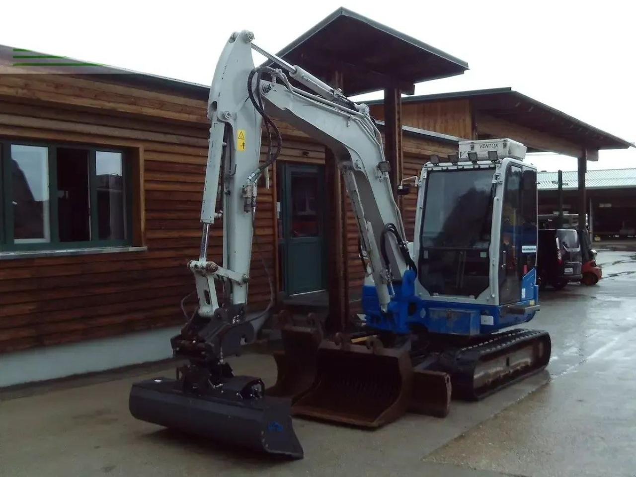 Takeuchi tb 260 ( 5.735kg ) hydr. sw + 3 löffel - Miniekskavaator: pilt 2 Takeuchi tb 260 ( 5.735kg ) hydr. sw + 3 löffel - Miniekskavaator: pilt 2