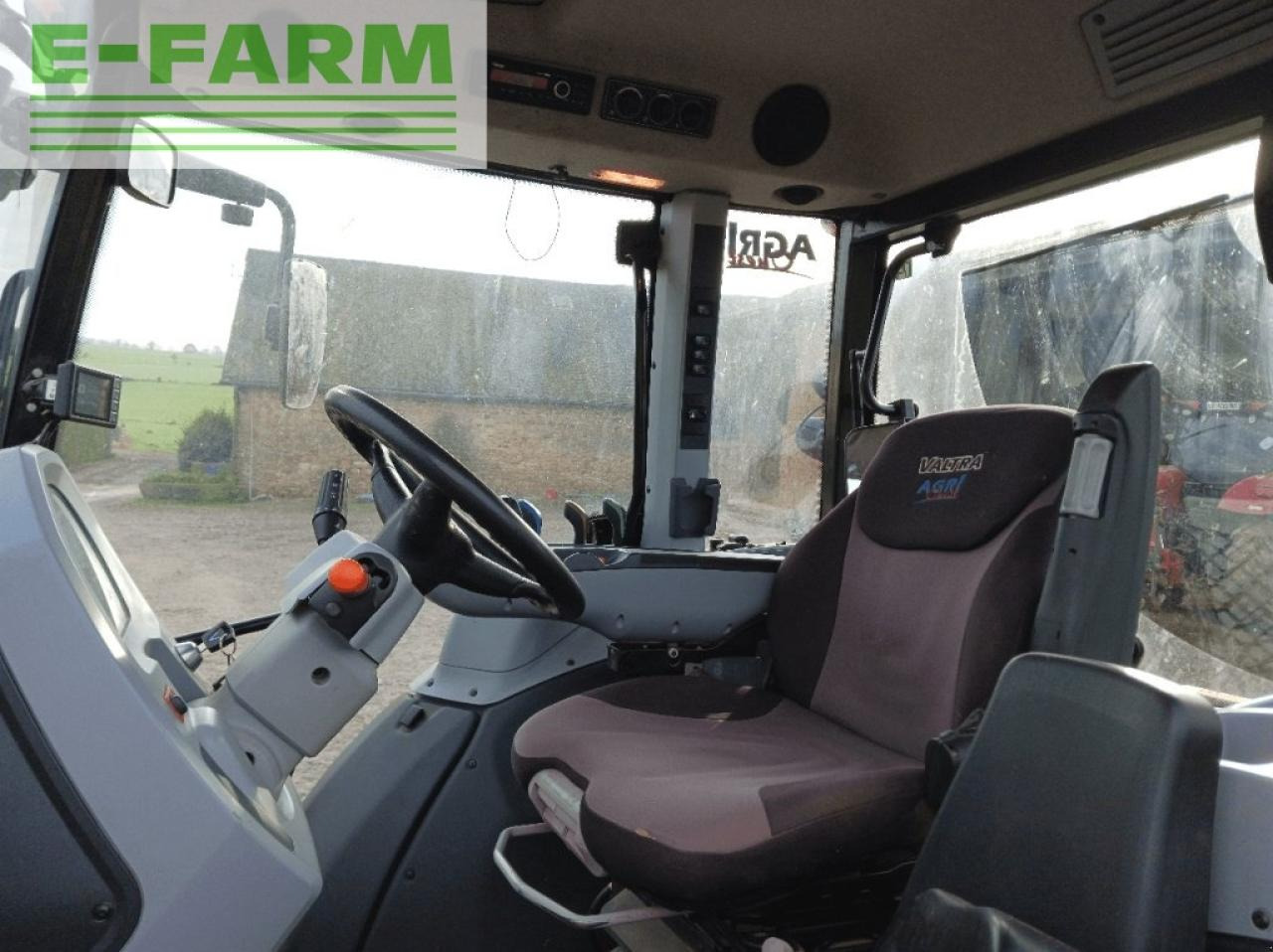 Valtra g105h - Traktor: pilt 4 Valtra g105h - Traktor: pilt 4