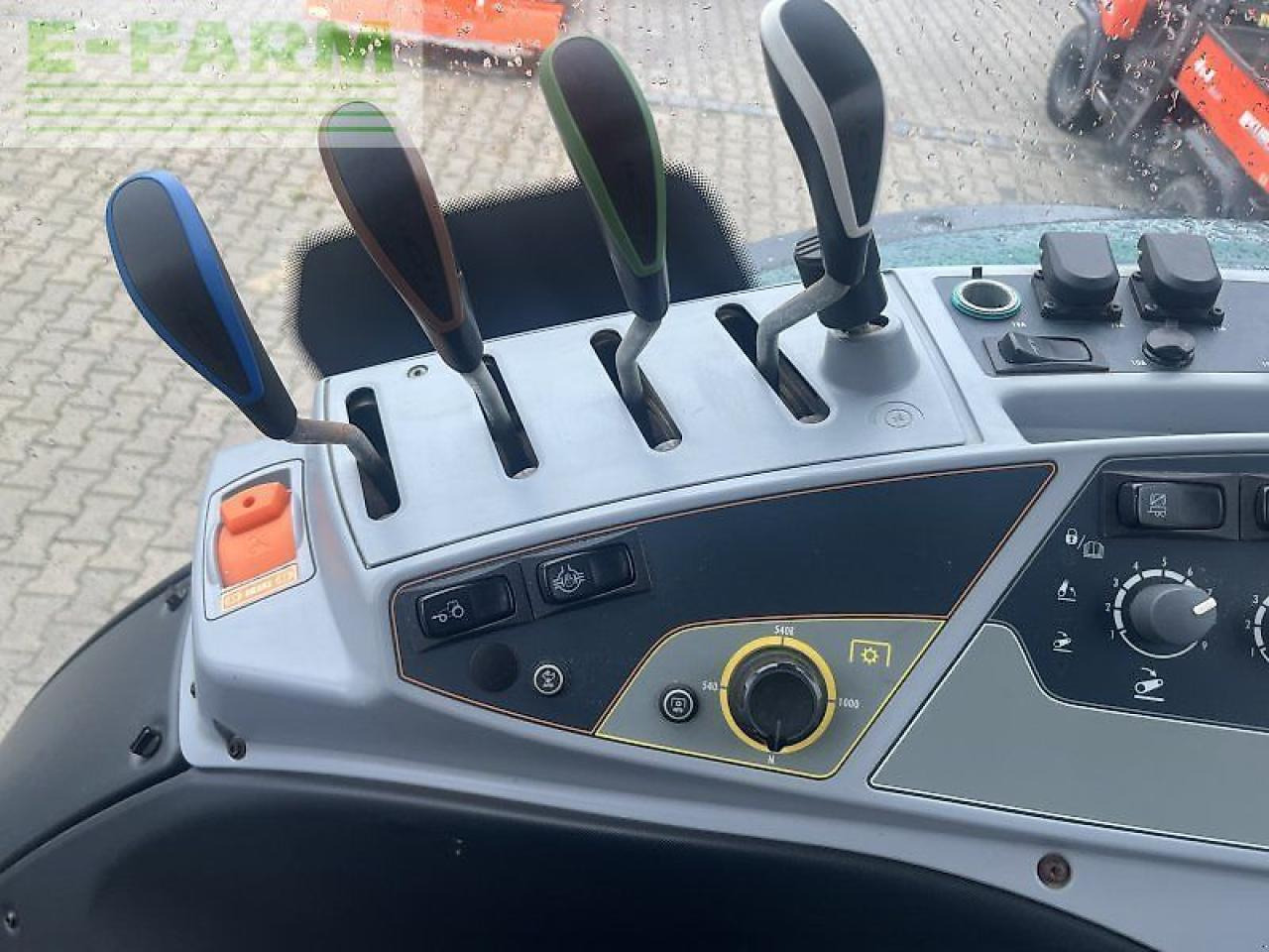 Valtra n 134 aktiv - Traktor: pilt 5 Valtra n 134 aktiv - Traktor: pilt 5