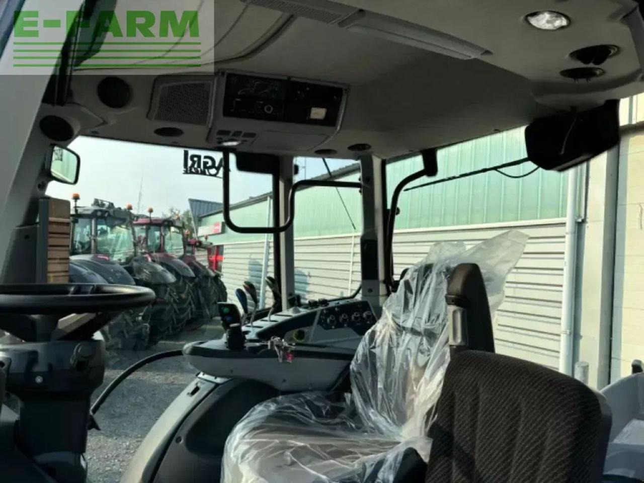 Valtra n135h - Traktor: pilt 5 Valtra n135h - Traktor: pilt 5