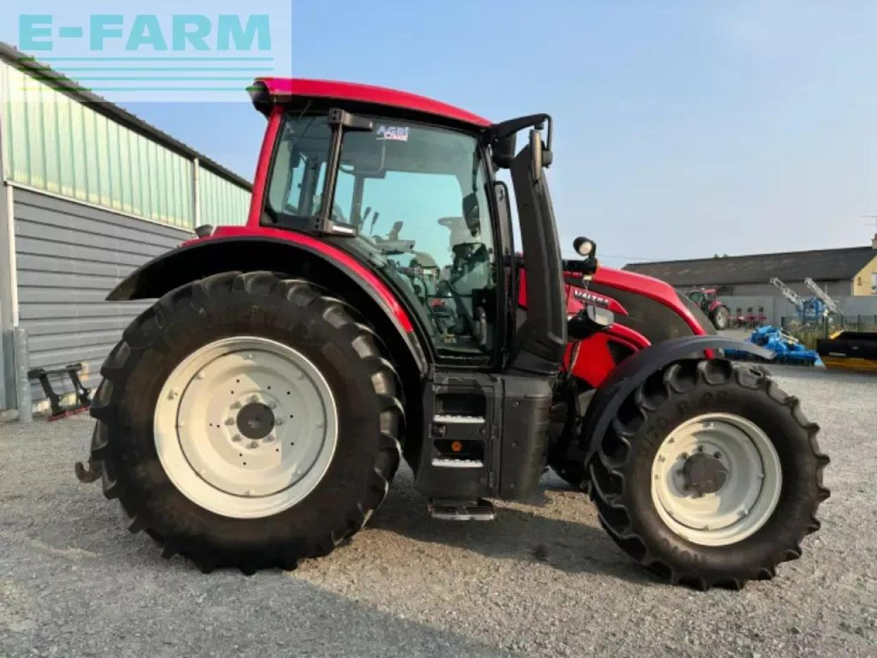 Valtra n135h - Traktor: pilt 2 Valtra n135h - Traktor: pilt 2