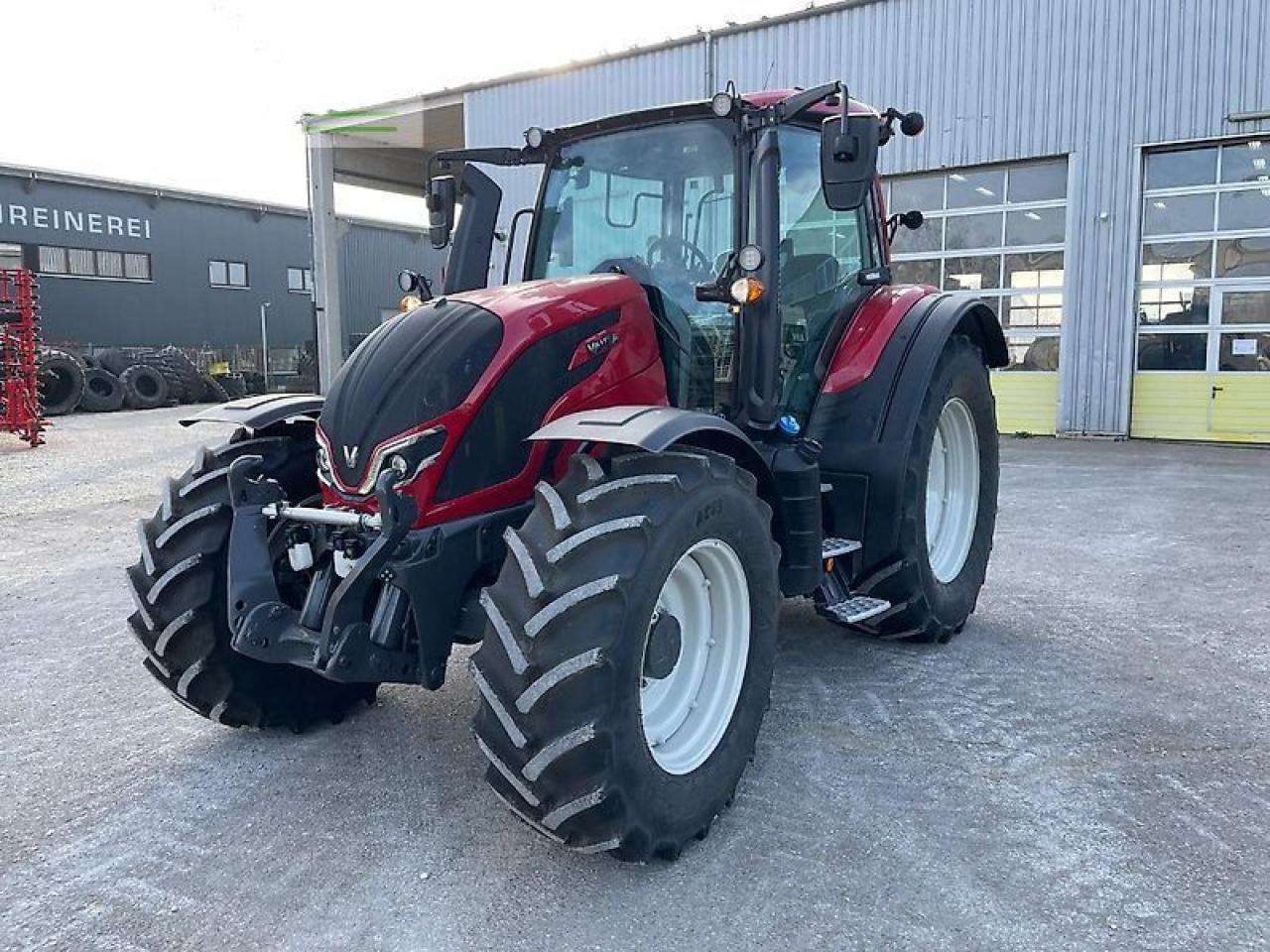 Valtra n155 - Traktor: pilt 1 Valtra n155 - Traktor: pilt 1