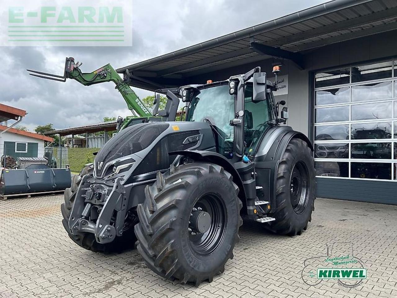 Valtra q 285 - Traktor: pilt 2 Valtra q 285 - Traktor: pilt 2