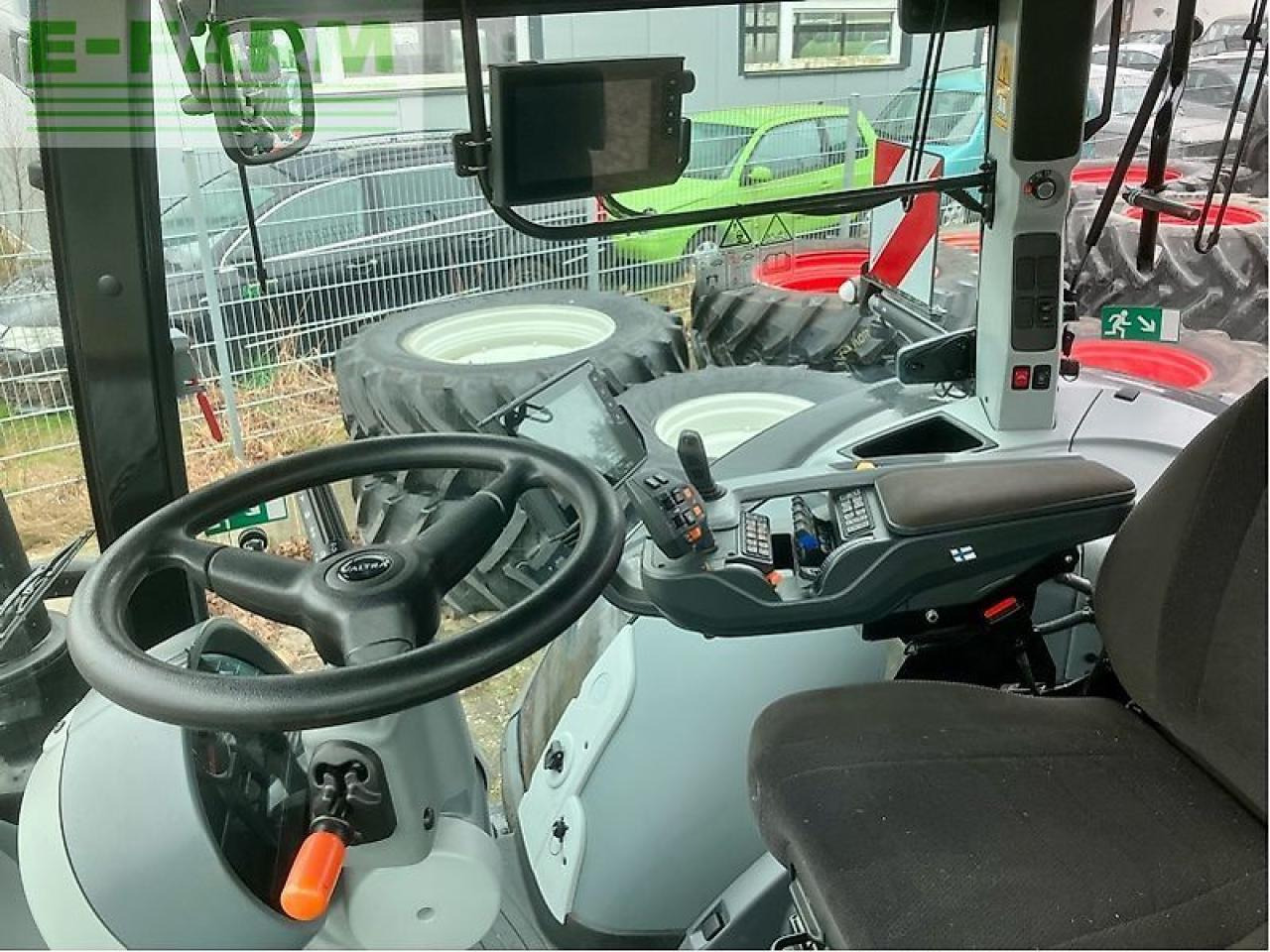 Valtra s324 smarttouch mr19 - Traktor: pilt 4 Valtra s324 smarttouch mr19 - Traktor: pilt 4