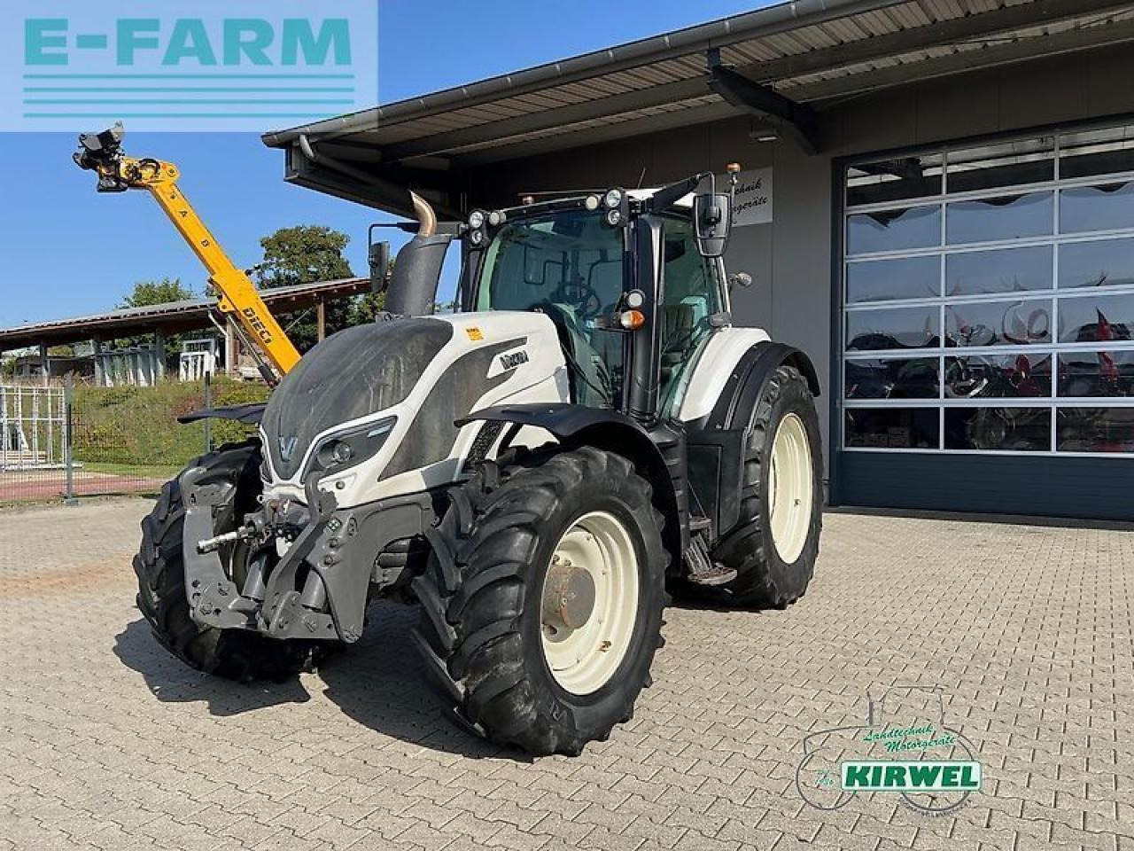 Valtra t 214 direct Direct - Traktor: pilt 2 Valtra t 214 direct Direct - Traktor: pilt 2