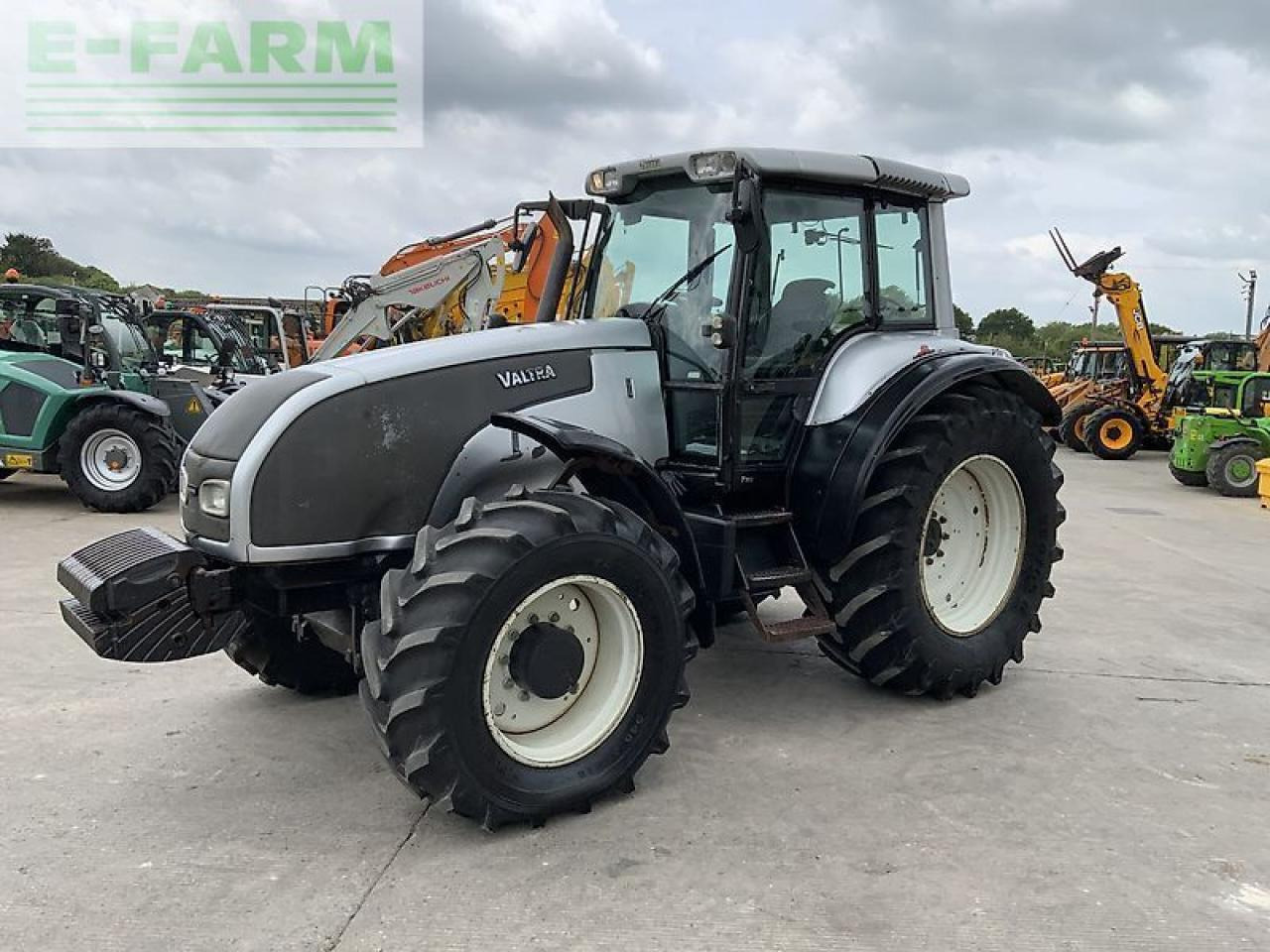 Valtra t160 twin track reverse drive tractor (st23284) - Traktor: pilt 4 Valtra t160 twin track reverse drive tractor (st23284) - Traktor: pilt 4