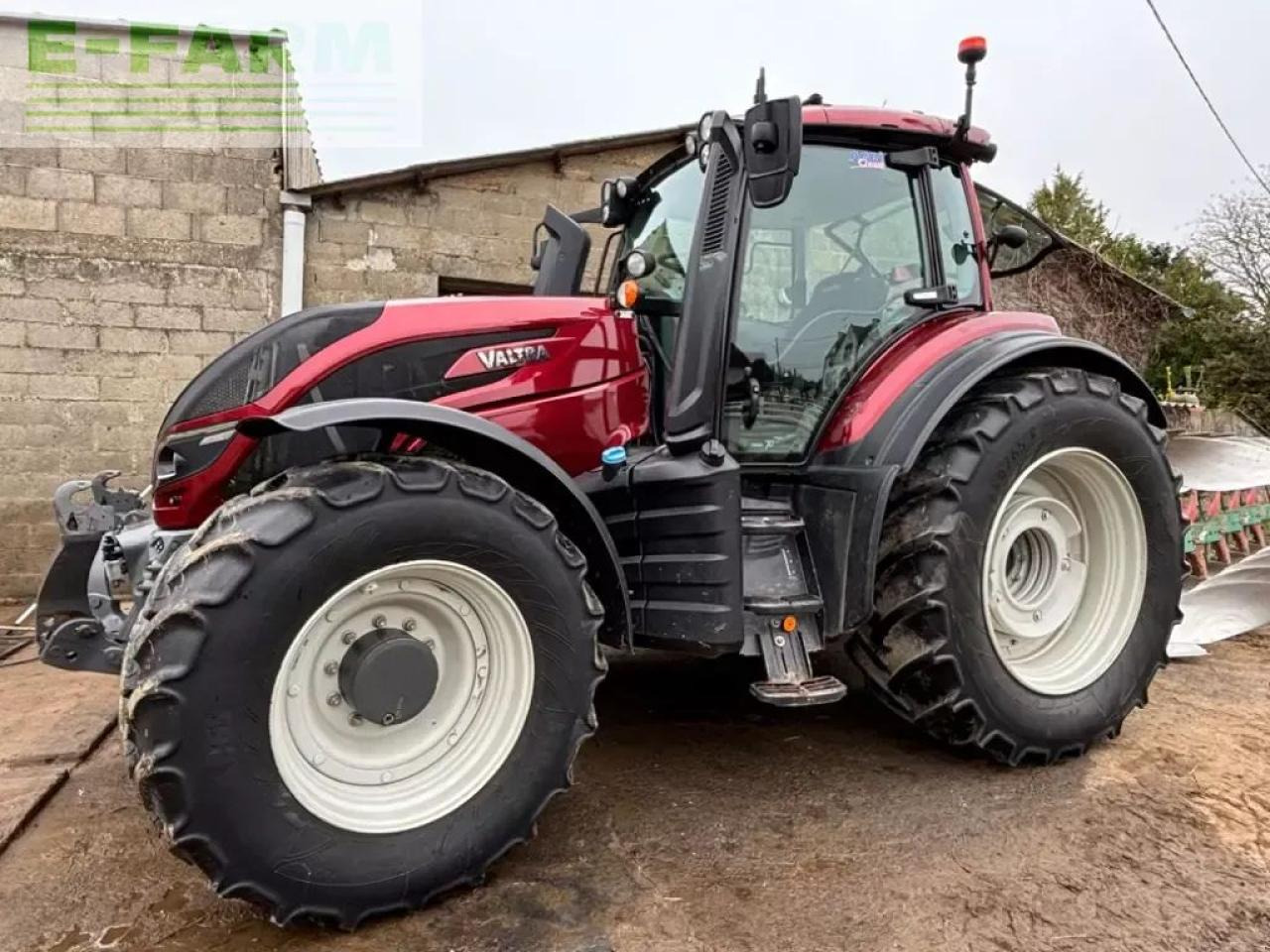 Valtra t174ea - Traktor: pilt 1 Valtra t174ea - Traktor: pilt 1