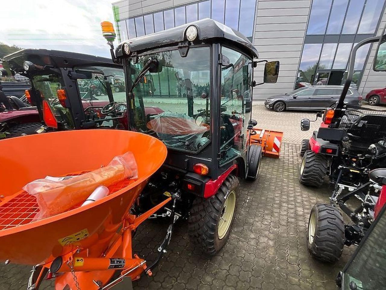 Yanmar sa 424 v-q - Traktor: pilt 3 Yanmar sa 424 v-q - Traktor: pilt 3