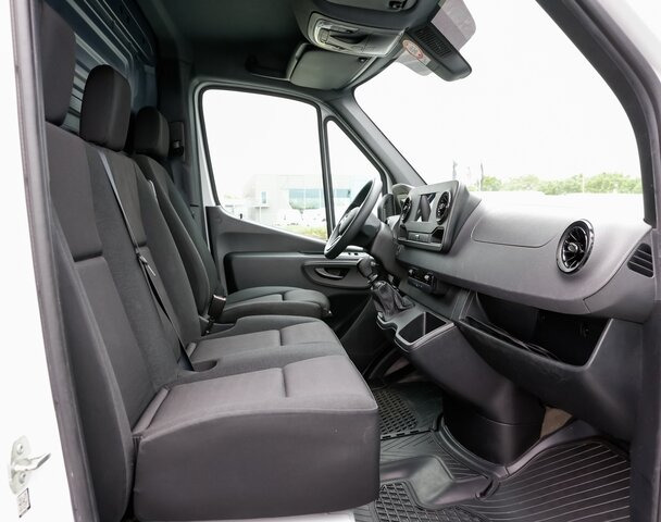 MERCEDES-BENZ Sprinter 317 CDI Kasten,L2H2,MBUX,Kamera - Kaubik: pilt 3 MERCEDES-BENZ Sprinter 317 CDI Kasten,L2H2,MBUX,Kamera - Kaubik: pilt 3
