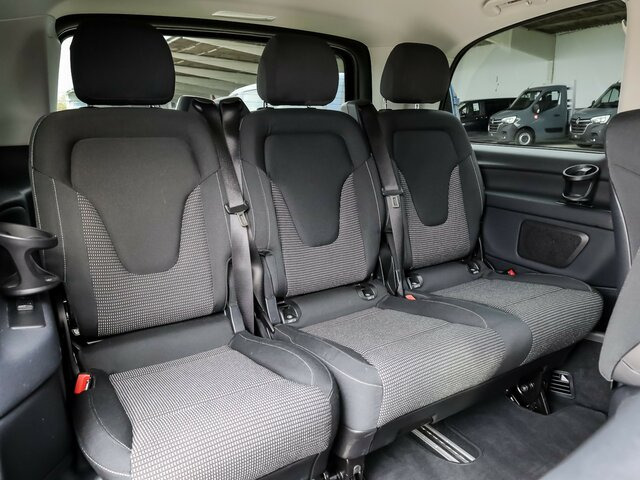 MERCEDES-BENZ V 220 d STYLE kompakt,7Sitzer,2Schiebetüren el.... - Väikebuss, Mikrobuss: pilt 2 MERCEDES-BENZ V 220 d STYLE kompakt,7Sitzer,2Schiebetüren el.... - Väikebuss, Mikrobuss: pilt 2