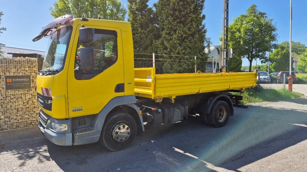 DAF Lkw 3-Seiten-Kipper Meiller 45.220, 2 x AHK, Servo - Kallurauto: pilt 1 DAF Lkw 3-Seiten-Kipper Meiller 45.220, 2 x AHK, Servo - Kallurauto: pilt 1