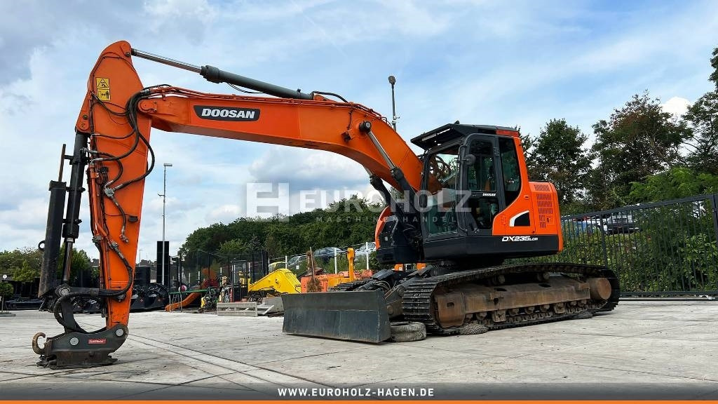 Doosan Kettenbagger DX 235 LCR-5, hyd. SW OilQuick 70-55 - Lintekskavaator: pilt 5 Doosan Kettenbagger DX 235 LCR-5, hyd. SW OilQuick 70-55 - Lintekskavaator: pilt 5