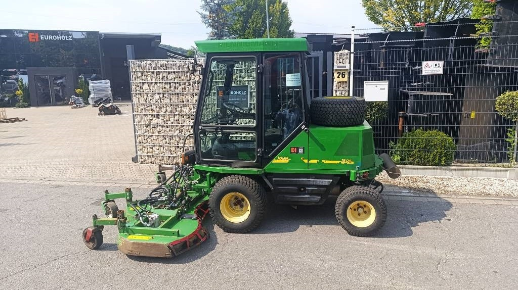 John Deere 1505 vollhydr. Großflächenmäher 3 m Mähwerk Allrad - Niiduk: pilt 5 John Deere 1505 vollhydr. Großflächenmäher 3 m Mähwerk Allrad - Niiduk: pilt 5