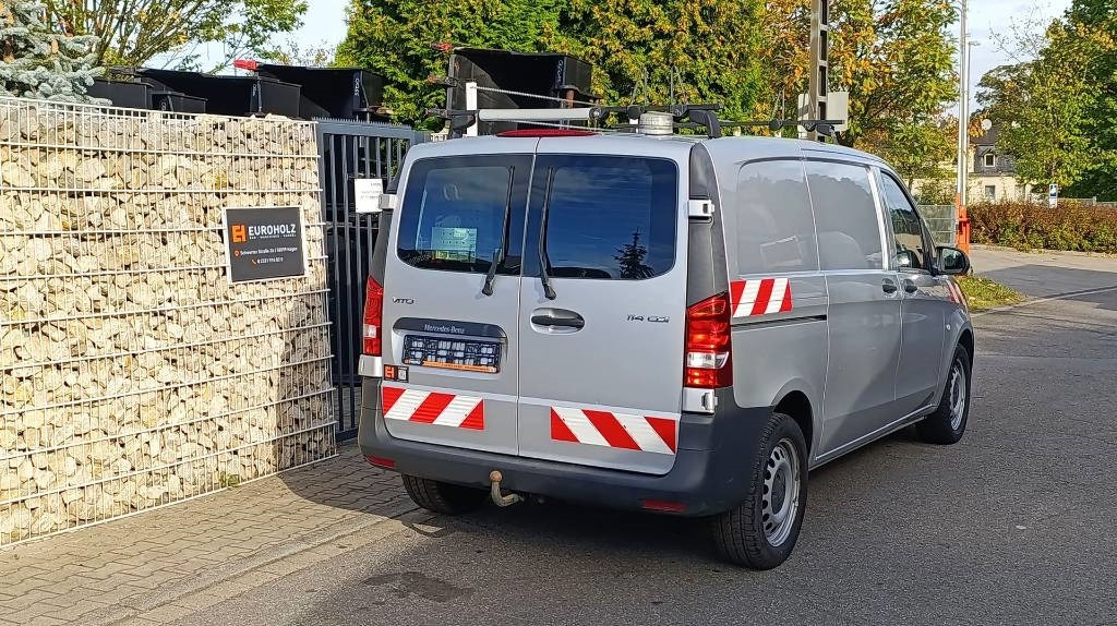 Mercedes-Benz Vito 114 CDI Allrad-Werkstattschränke-Standheizung - Tarbesõiduk furgoon: pilt 4 Mercedes-Benz Vito 114 CDI Allrad-Werkstattschränke-Standheizung - Tarbesõiduk furgoon: pilt 4