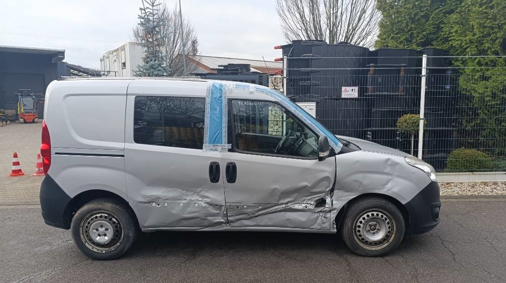 Opel Combo Kastenwagen Transp. Seitenschaden fahrbereit - Tarbesõiduk furgoon: pilt 4 Opel Combo Kastenwagen Transp. Seitenschaden fahrbereit - Tarbesõiduk furgoon: pilt 4