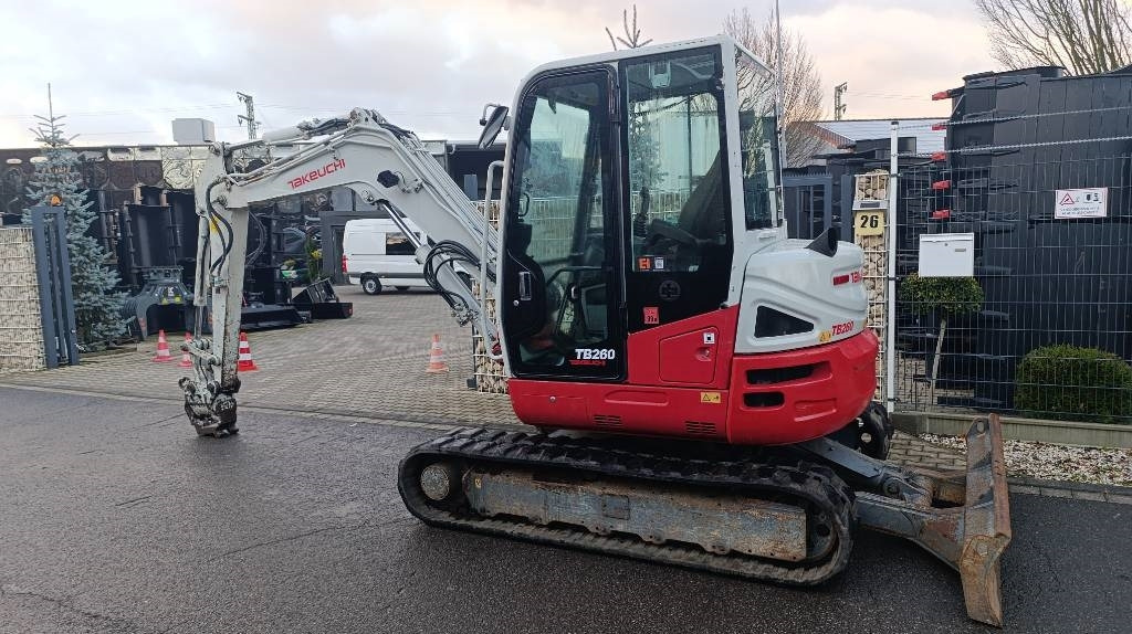 Miniekskavaator Takeuchi TB 260 Powertilt und Schnellwechsler MS 03, Radio: pilt 14