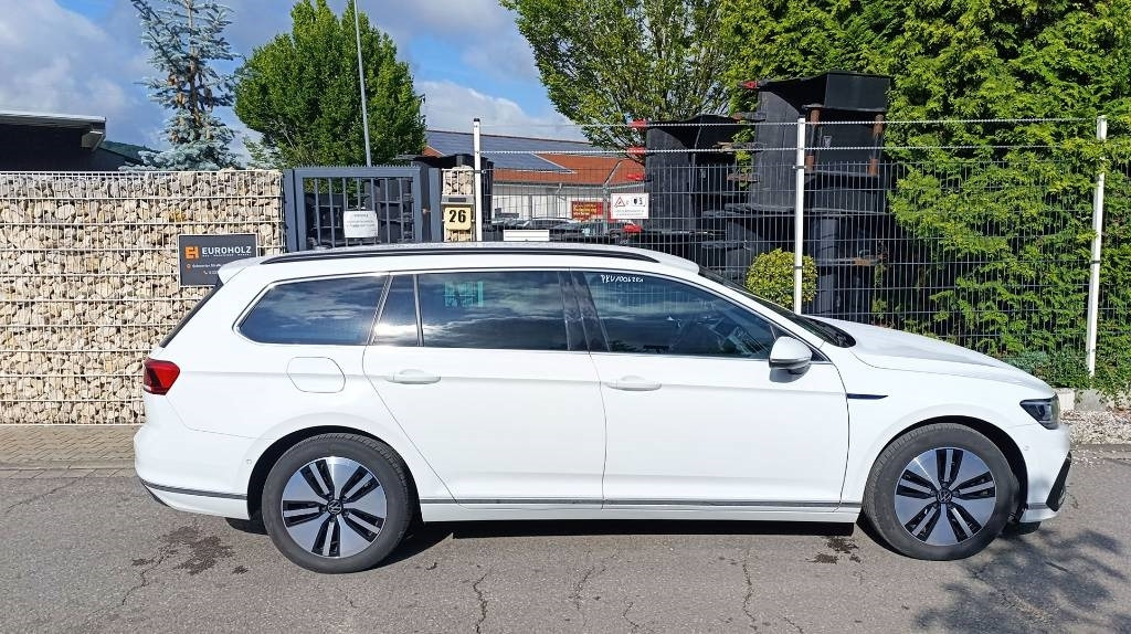 Volkswagen Passat GTE 1.4 Plug-In-Hybrid, Batterie neu, Navi - Auto: pilt 4 Volkswagen Passat GTE 1.4 Plug-In-Hybrid, Batterie neu, Navi - Auto: pilt 4