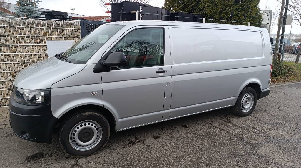 Volkswagen T5 2.0 TDI, Transporter, Kasten, Werkstattschränke - Tarbesõiduk furgoon: pilt 3 Volkswagen T5 2.0 TDI, Transporter, Kasten, Werkstattschränke - Tarbesõiduk furgoon: pilt 3