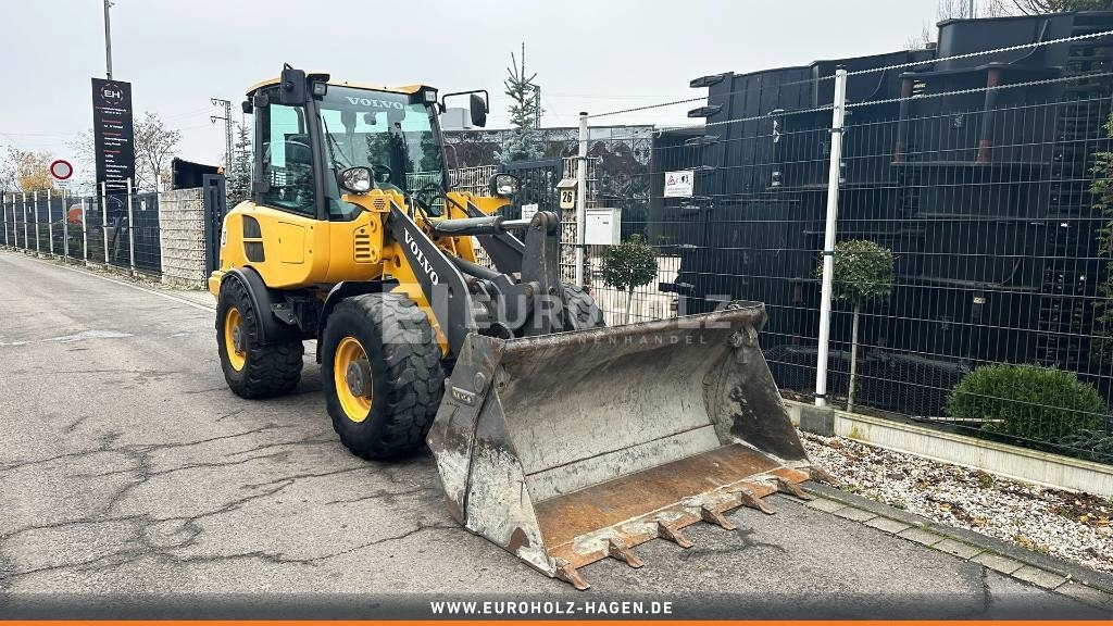 Volvo L 28 F, Radlader, hydr. Schnellwechsler, Schaufel - Rataslaadur: pilt 4 Volvo L 28 F, Radlader, hydr. Schnellwechsler, Schaufel - Rataslaadur: pilt 4