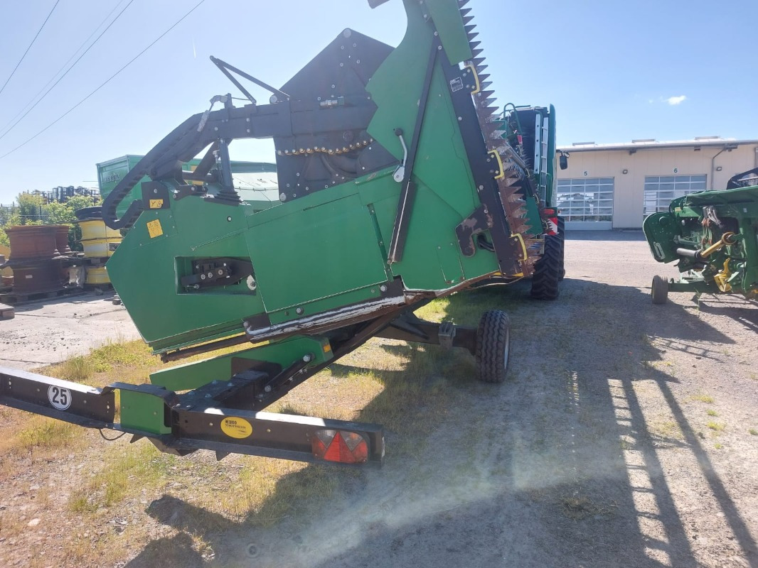 John Deere T550 - Kombain: pilt 3 John Deere T550 - Kombain: pilt 3