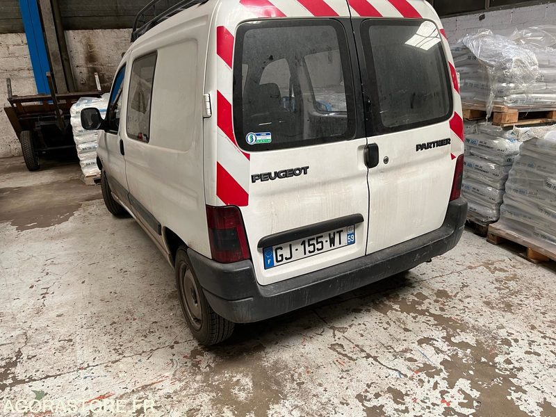 2 peugeot partner pour pièces 1999- 2003 - Väike kaubik: pilt 1 2 peugeot partner pour pièces 1999- 2003 - Väike kaubik: pilt 1