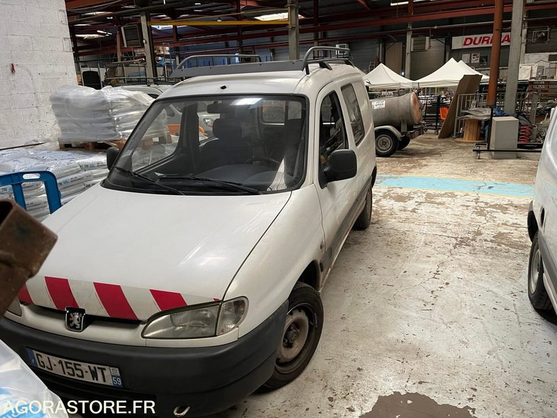 2 peugeot partner pour pièces 1999- 2003 - Väike kaubik: pilt 4 2 peugeot partner pour pièces 1999- 2003 - Väike kaubik: pilt 4