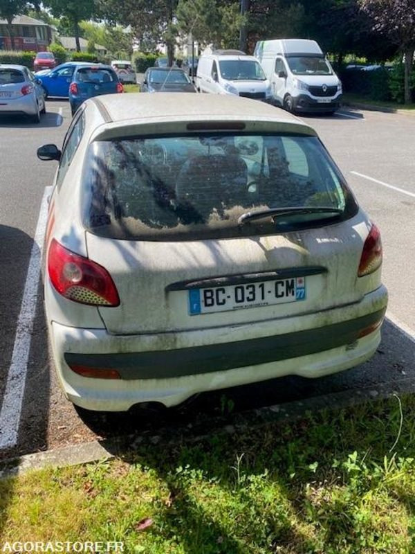206+ AFFAIRE PACK CD CLIM 1.4 HDI BLUE LION 70 CV - 2010 / 185 000 KM - Auto: pilt 2 206+ AFFAIRE PACK CD CLIM 1.4 HDI BLUE LION 70 CV - 2010 / 185 000 KM - Auto: pilt 2