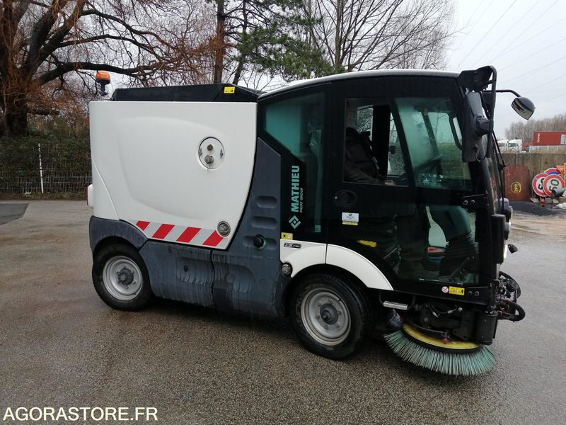 BALAYEUSE - MATHIEU - AZURA FLEX - 2020 / 4222 HEURES - Tänavapühkimismasin: pilt 1 BALAYEUSE - MATHIEU - AZURA FLEX - 2020 / 4222 HEURES - Tänavapühkimismasin: pilt 1