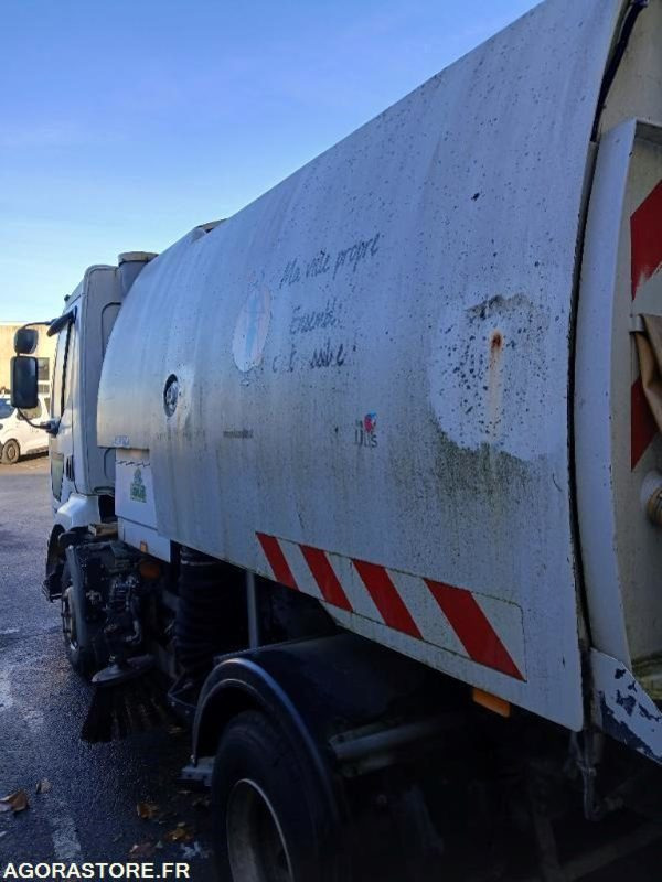 BALAYEUSE RENAULT MIDLUM 220 DCI - Tänavapühkimismasin: pilt 5 BALAYEUSE RENAULT MIDLUM 220 DCI - Tänavapühkimismasin: pilt 5