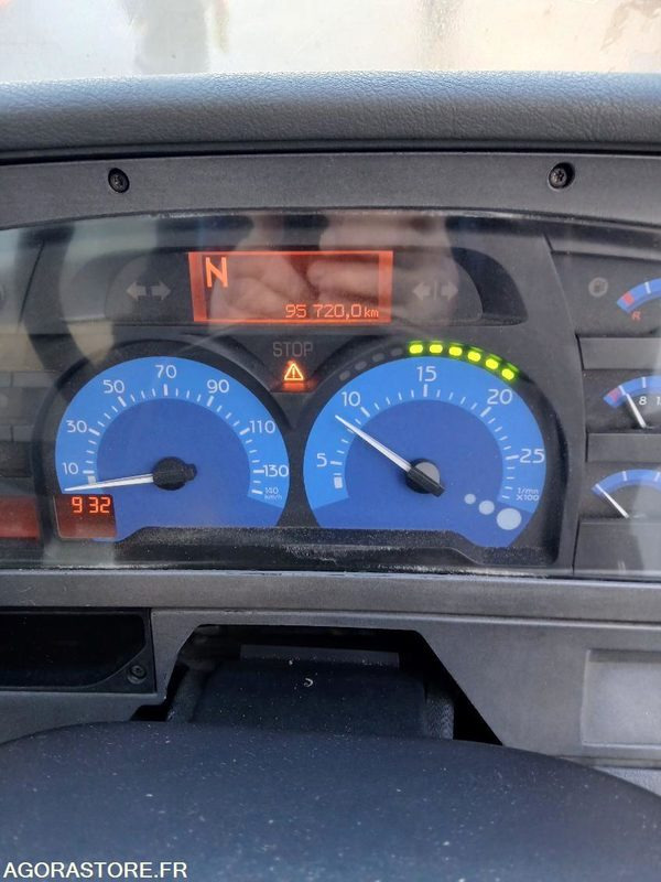 BALAYEUSE RENAULT MIDLUM 220 DCI - Tänavapühkimismasin: pilt 3 BALAYEUSE RENAULT MIDLUM 220 DCI - Tänavapühkimismasin: pilt 3