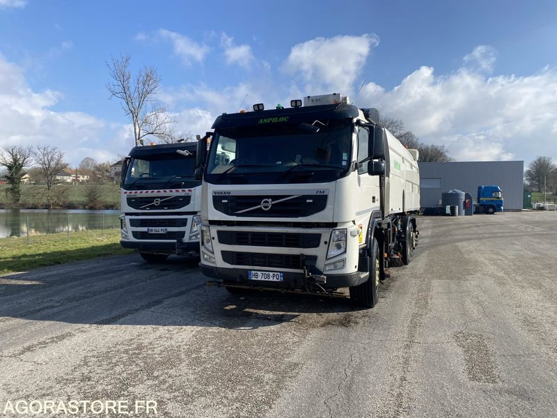 BALAYEUSE VOLVO BLANC 6 ROUES - ANNEE 2013 - 245000KMS - Tänavapühkimismasin: pilt 2 BALAYEUSE VOLVO BLANC 6 ROUES - ANNEE 2013 - 245000KMS - Tänavapühkimismasin: pilt 2
