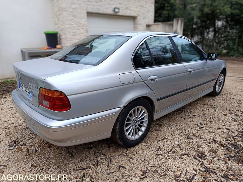 BMW SERIE 5 525i 2.5 i 192CH BOITE AUTOMATIQUE - 2001 - 212000KMS - Auto: pilt 5 BMW SERIE 5 525i 2.5 i 192CH BOITE AUTOMATIQUE - 2001 - 212000KMS - Auto: pilt 5