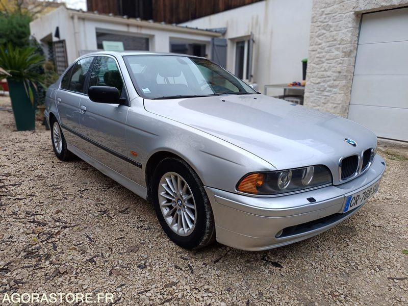 BMW SERIE 5 525i 2.5 i 192CH BOITE AUTOMATIQUE - 2001 - 212000KMS - Auto: pilt 3 BMW SERIE 5 525i 2.5 i 192CH BOITE AUTOMATIQUE - 2001 - 212000KMS - Auto: pilt 3