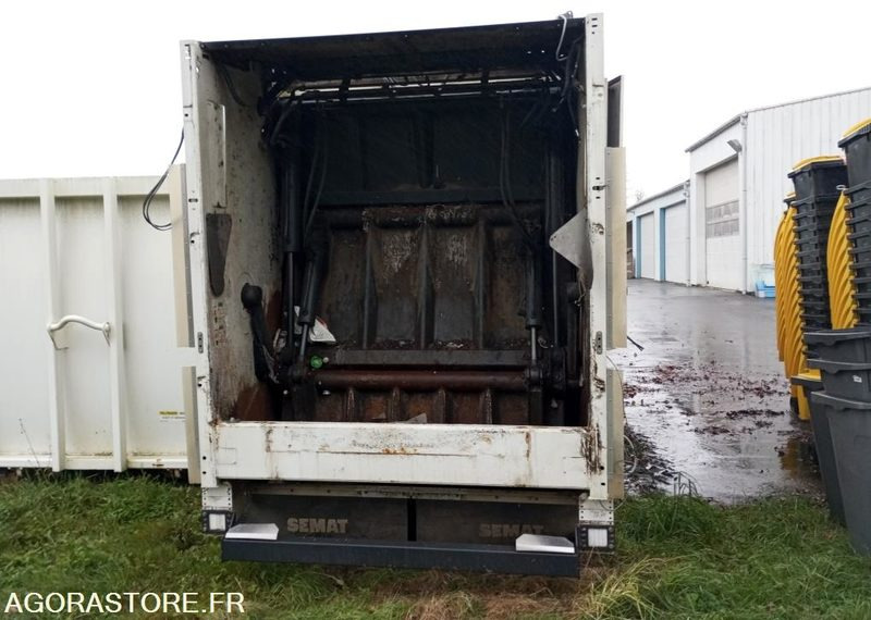 BOM Renault non roulante (sans culasse) 347000kms - Prügiauto: pilt 2 BOM Renault non roulante (sans culasse) 347000kms - Prügiauto: pilt 2