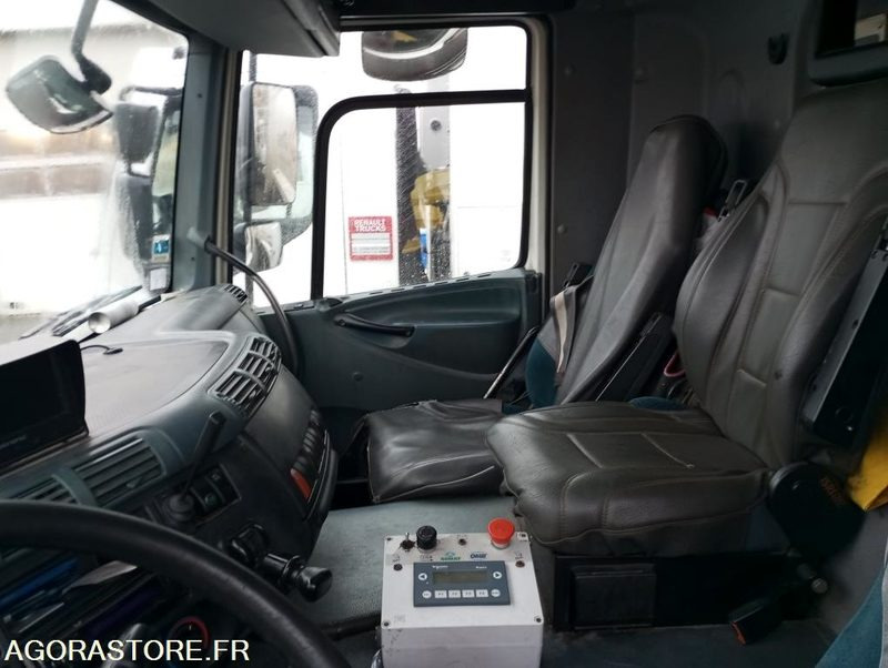 BOM Renault non roulante (sans culasse) 347000kms - Prügiauto: pilt 3 BOM Renault non roulante (sans culasse) 347000kms - Prügiauto: pilt 3