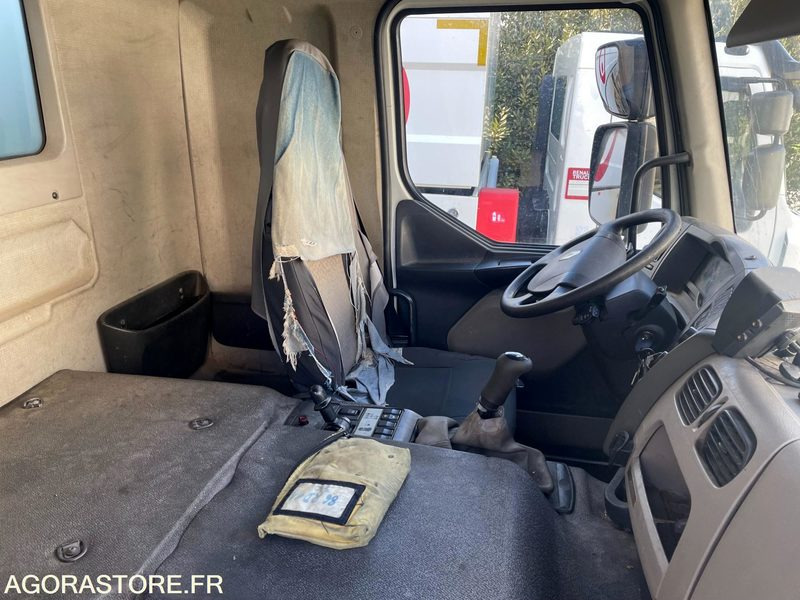 CAMION RENAULT19 HYDROCURER HUWER - 2018 / 341 258 KM - Vaakumveok: pilt 5 CAMION RENAULT19 HYDROCURER HUWER - 2018 / 341 258 KM - Vaakumveok: pilt 5