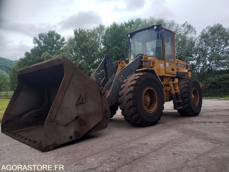 CHARGEUSE SUR PNEUS VOLVO L70D de 2000 n°17603 A REPARER - Laadur: pilt 3 CHARGEUSE SUR PNEUS VOLVO L70D de 2000 n°17603 A REPARER - Laadur: pilt 3