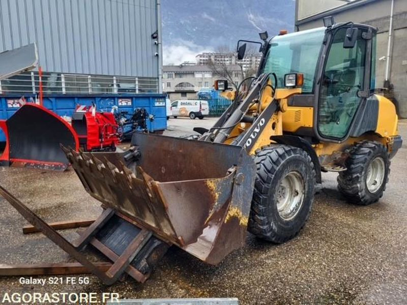 CHARGEUSE VOLVO L25B-P 2008 6200 HEURES - Laadur: pilt 4 CHARGEUSE VOLVO L25B-P 2008 6200 HEURES - Laadur: pilt 4
